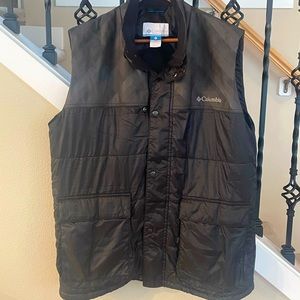 Mens Columbia Sportswear Vest.